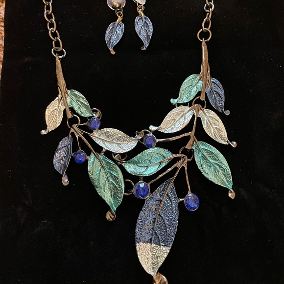 Jewelry - Picture 4 of 4